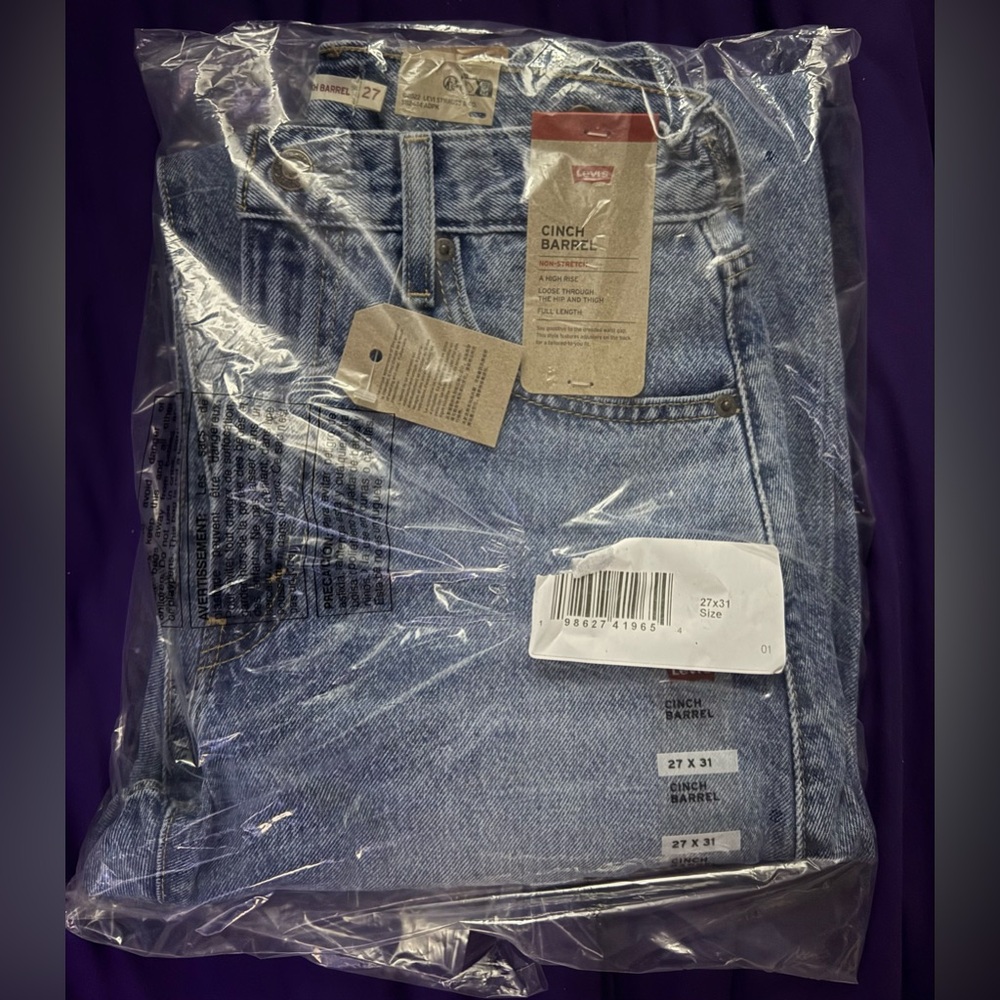 Levi's Women’s Cinch Barrel Jeans
